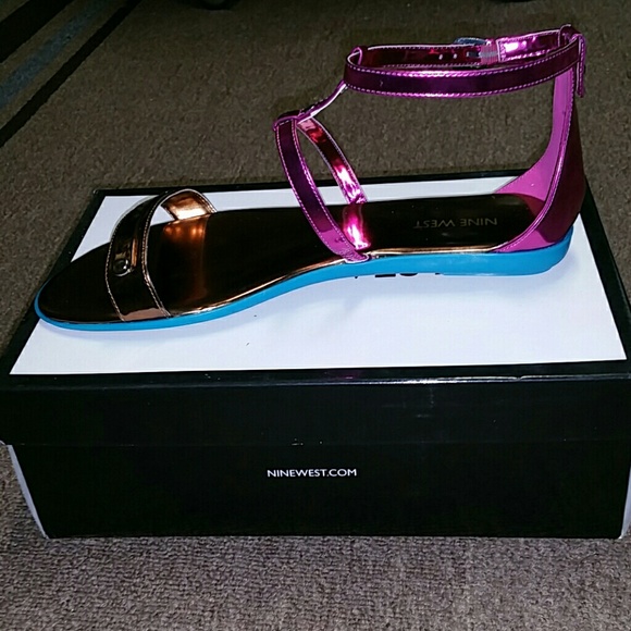 Sandals - Picture 3 of 3